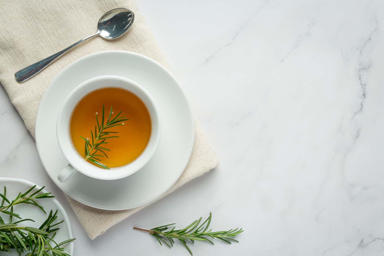 Chá de alecrim faz mal para o coração?