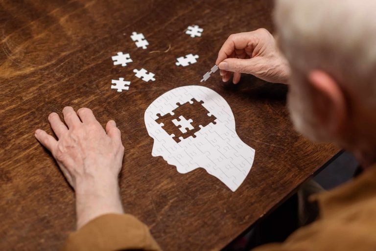 O que é Alzheimer? Sintomas, causas e quando investigar