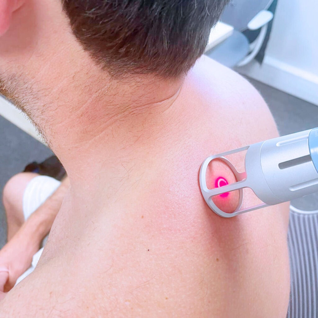 Laser de Alta Intensidade no Tratamento da Dor Crônica 3 POsitive Health Clinic Laser