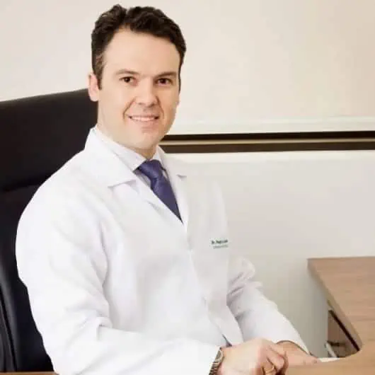 dr pedro lozano Membro da SBCP, especialista em cirurgias facial e corporal 🎓 CRM: 111.967 | RQE: 44.244