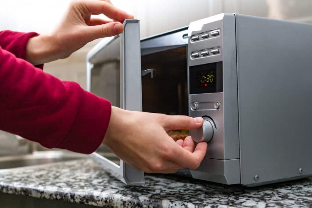 Micro-ondas causa câncer? O que a ciência diz 2 Micro-ondas causa câncer? O que a ciência diz