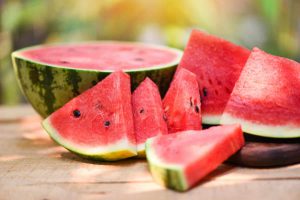 nutricao alimento saudavel rico em agua melancia