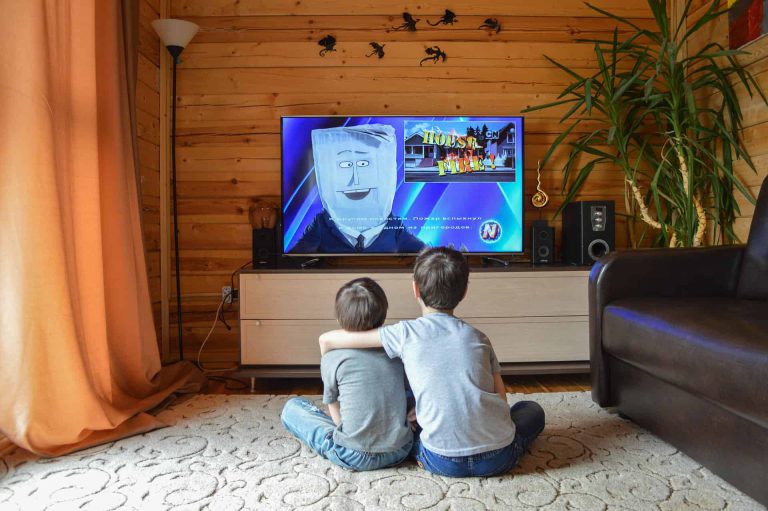 ver tv e crianca